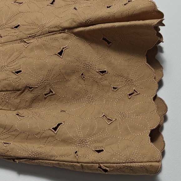 EXPRESS NWT Super High Rise Stylist Tan Scalloped And Pleated Shorts Size 6 - Picture 14 of 16